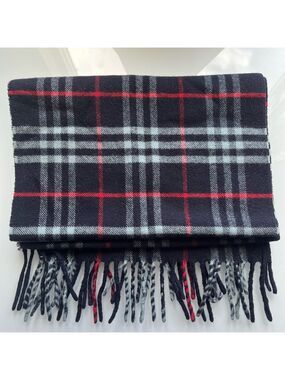 BURBERRYS OF LONDON LAMBSWOOL SCARF